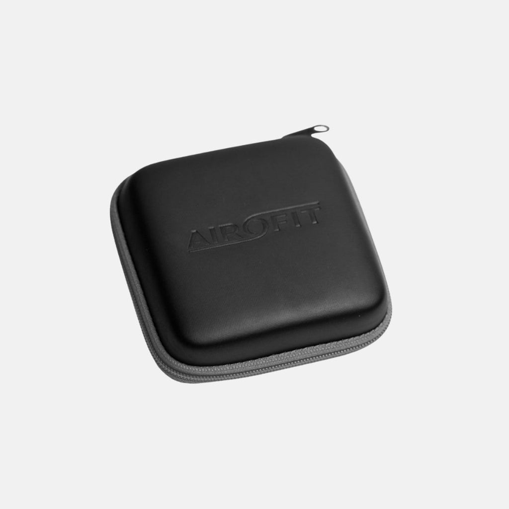 Airofit Carry Case — photographie fabricant de la housse noire fermée, vendue seule sans appareil respiratoire