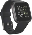 Fitbit Versa 2 : Montre Connectée Forme et Bien-Être avec Contrôle Vocal, Score de Sommeil et Musique, avec Amazon Alexa Intégrée, Mixte Adult, Gris Pierre/Gris Brume, One Size - LUXING SPORT