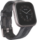 Fitbit Versa 2 : Montre Connectée Forme et Bien-Être avec Contrôle Vocal, Score de Sommeil et Musique, avec Amazon Alexa Intégrée, Mixte Adult, Gris Pierre/Gris Brume, One Size - LUXING SPORT